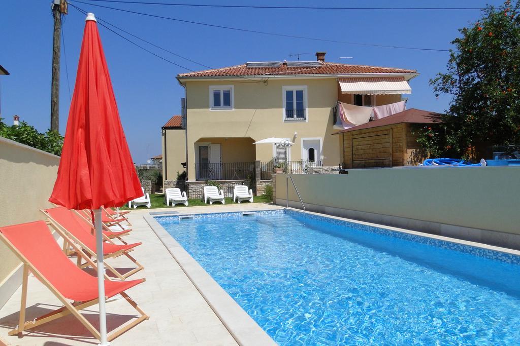 אומאג Apartments Villa Ela מראה חיצוני תמונה