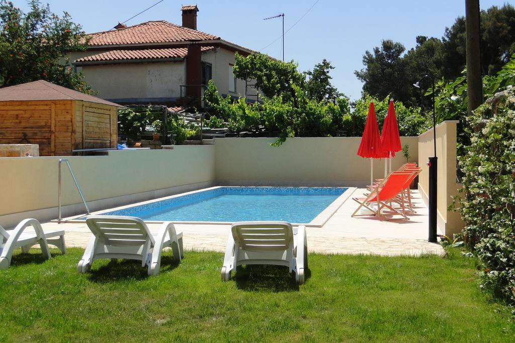 אומאג Apartments Villa Ela מראה חיצוני תמונה