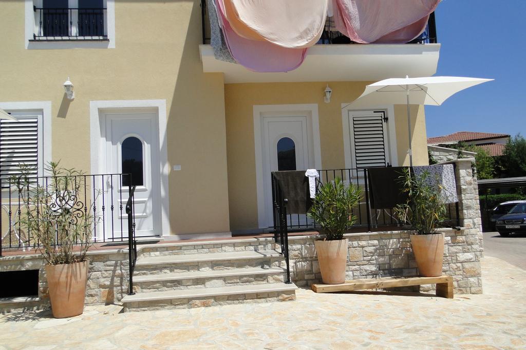 אומאג Apartments Villa Ela מראה חיצוני תמונה