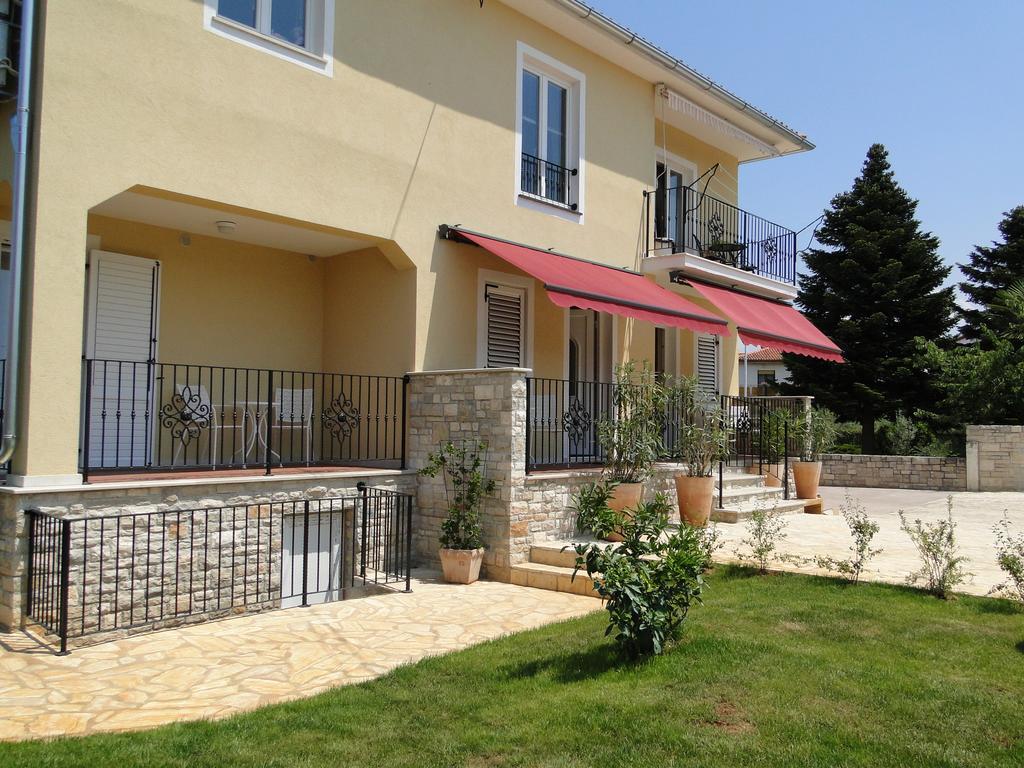 אומאג Apartments Villa Ela מראה חיצוני תמונה