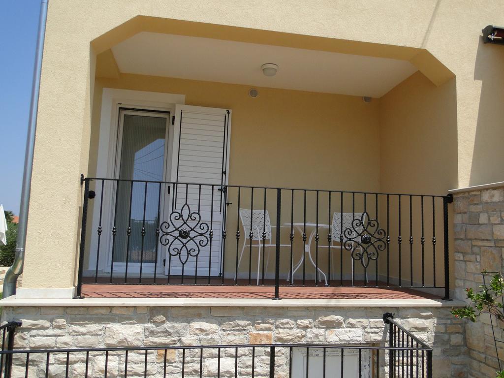 אומאג Apartments Villa Ela מראה חיצוני תמונה
