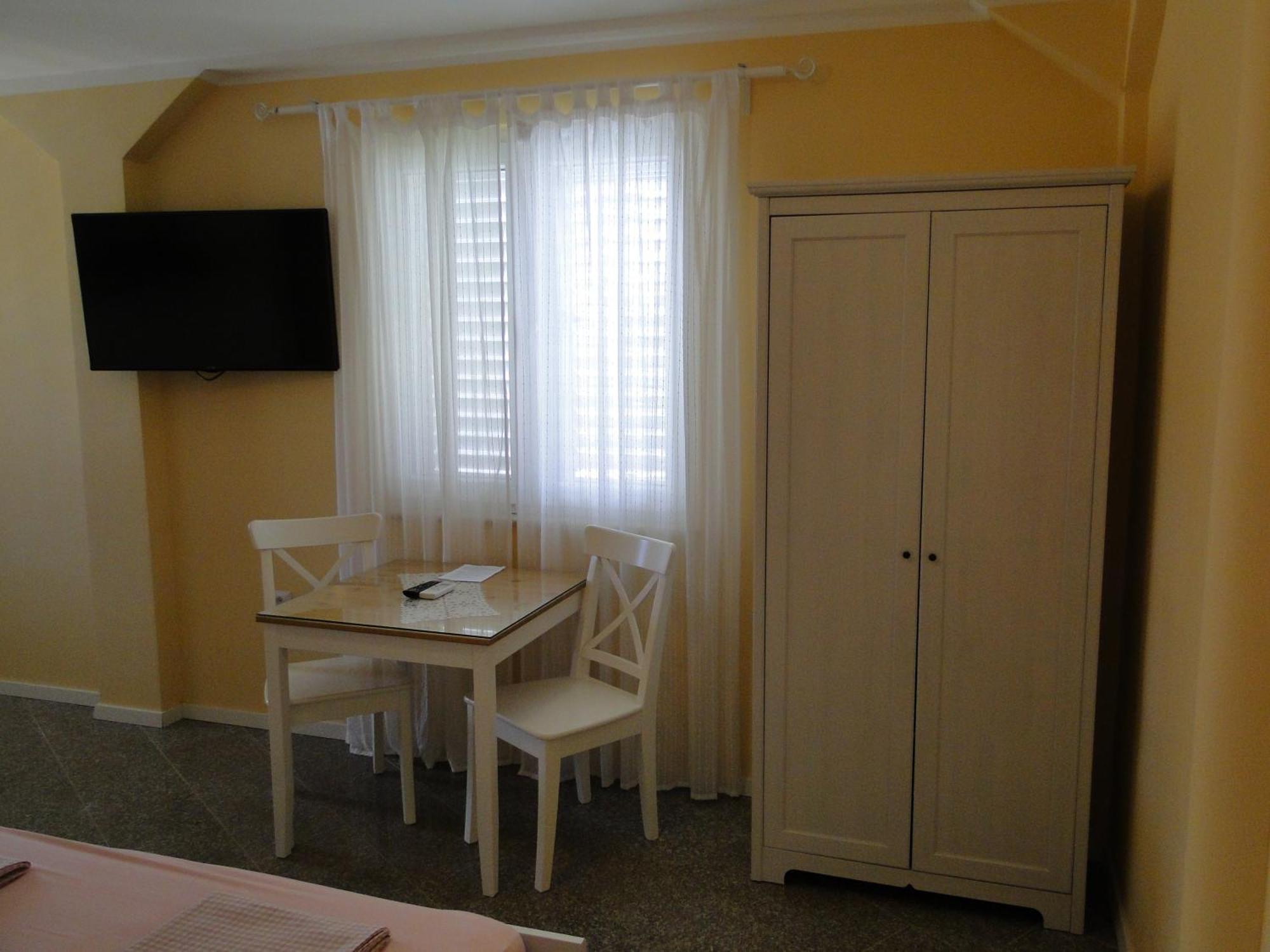 אומאג Apartments Villa Ela חדר תמונה