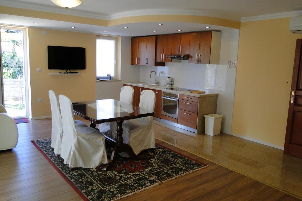 אומאג Apartments Villa Ela חדר תמונה