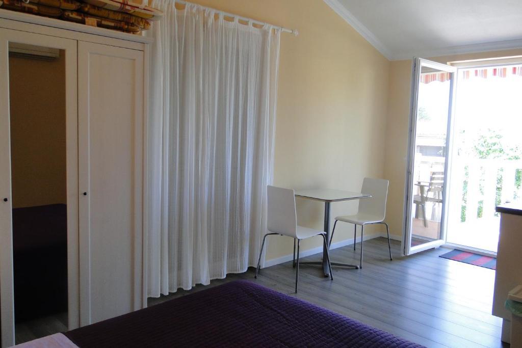 אומאג Apartments Villa Ela חדר תמונה