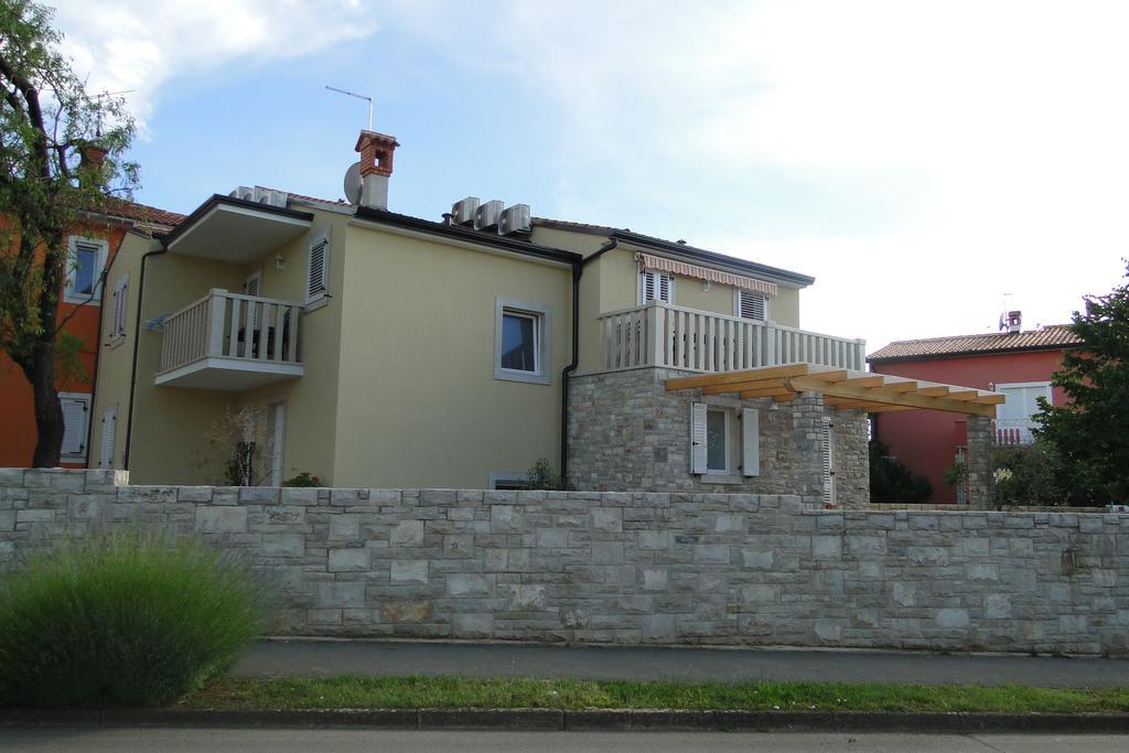 אומאג Apartments Villa Ela מראה חיצוני תמונה